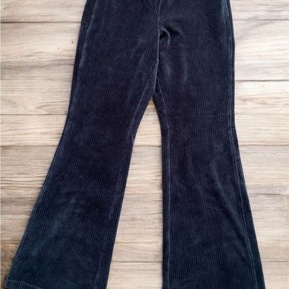 Old Navy Black Corduroy Flare Pants. - Picture 1 of 4